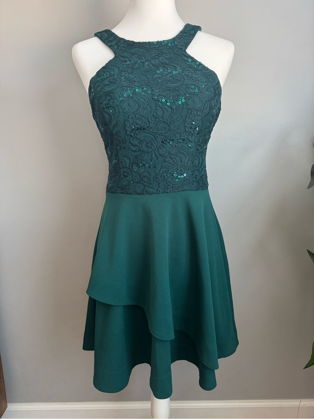 Xtraordinary Green Lace & Sequin Halter Dress - Size 9